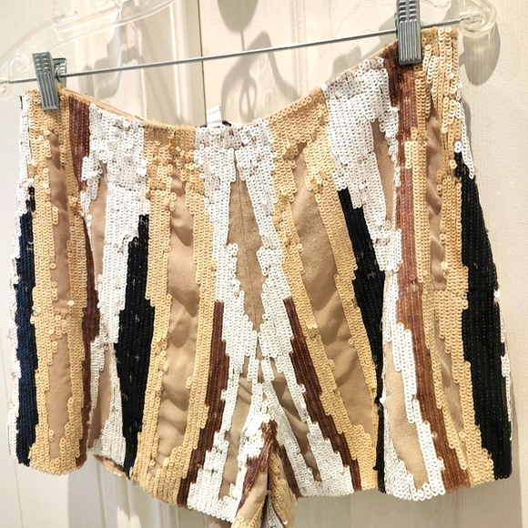 Size 8 Sequined shorts - Picture 1 of 3